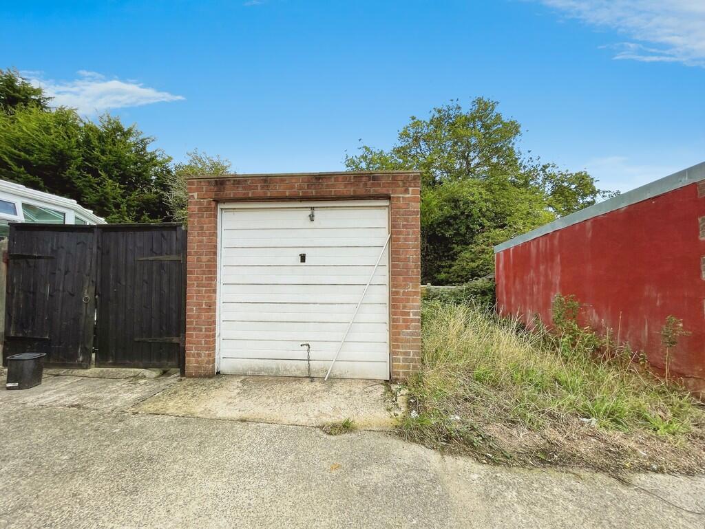 4ea0111a-garage