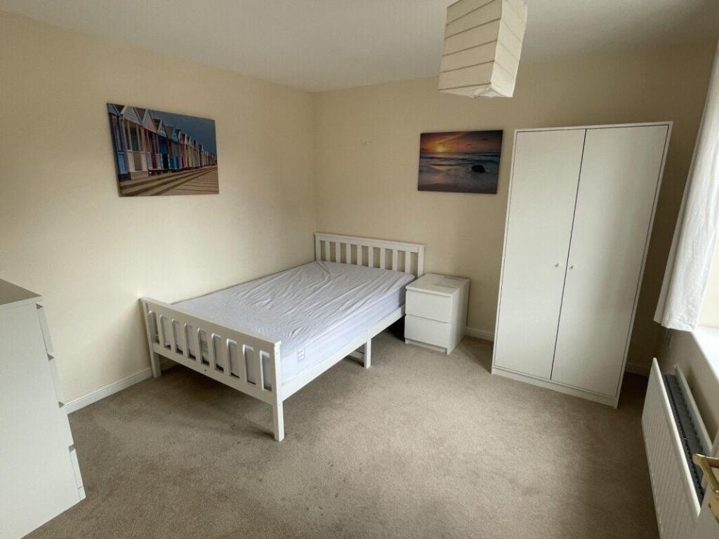 Bedroom 6 HMO Aylesbury.jpeg