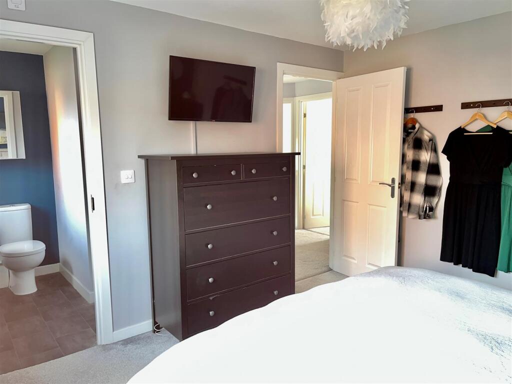 Bedroom 1 I.jpg