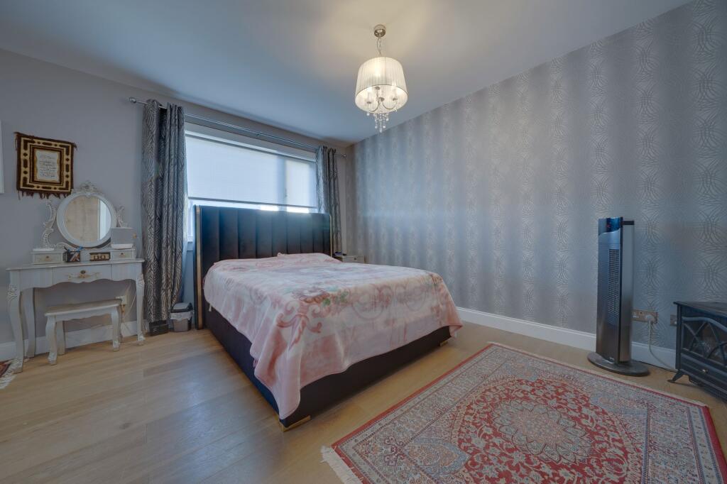 Master Bedroom + En Suite