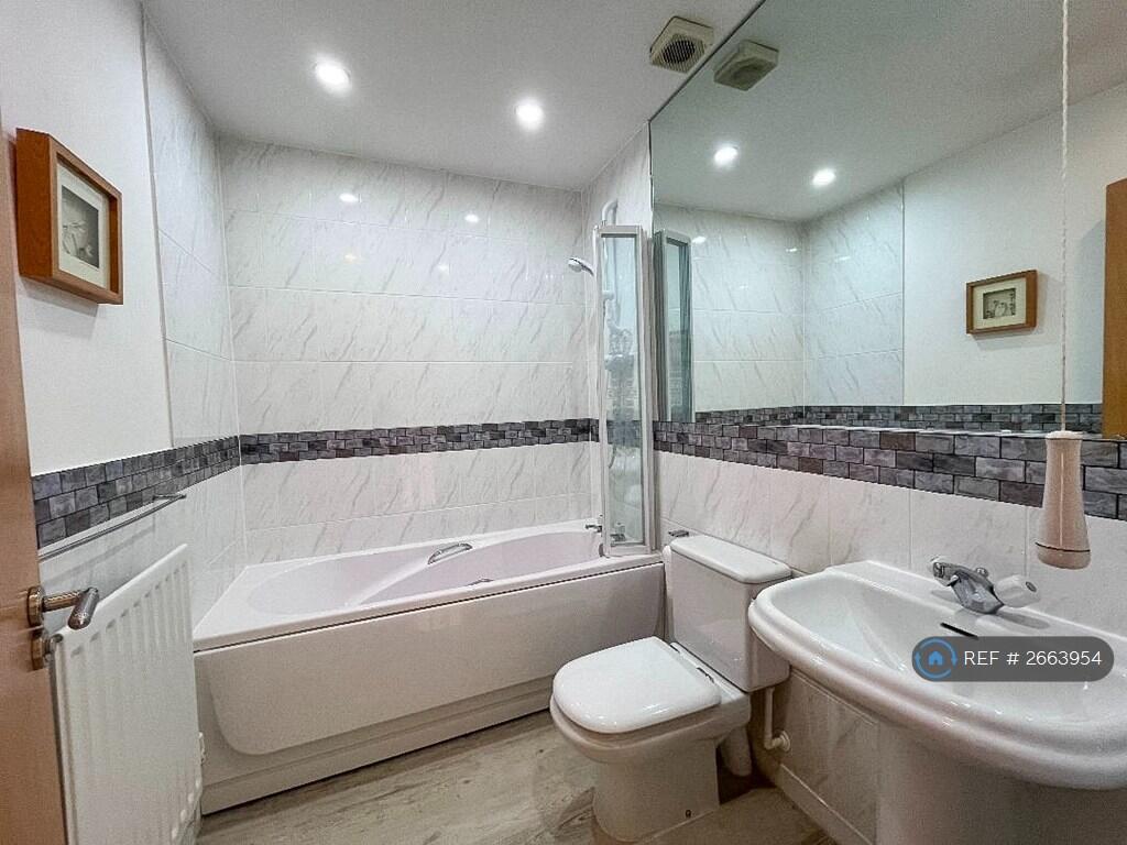 Main Bathroom