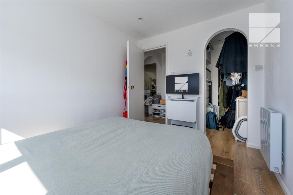 12 Hawthorne Court_0003.jpg