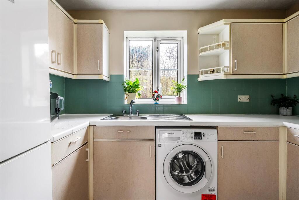 18-Sevenoaks-Close-10.jpg