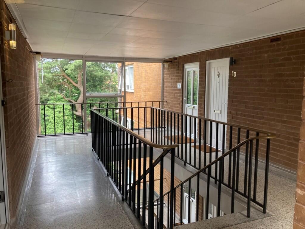 communal landing 