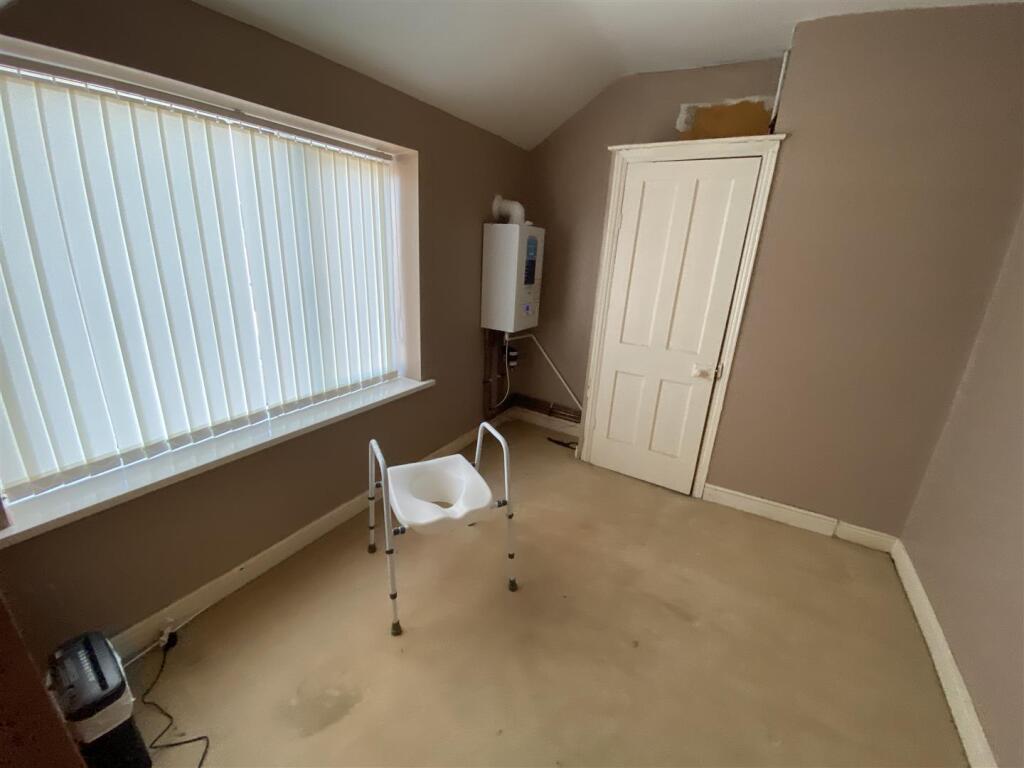 Bedroom no.2 front double: