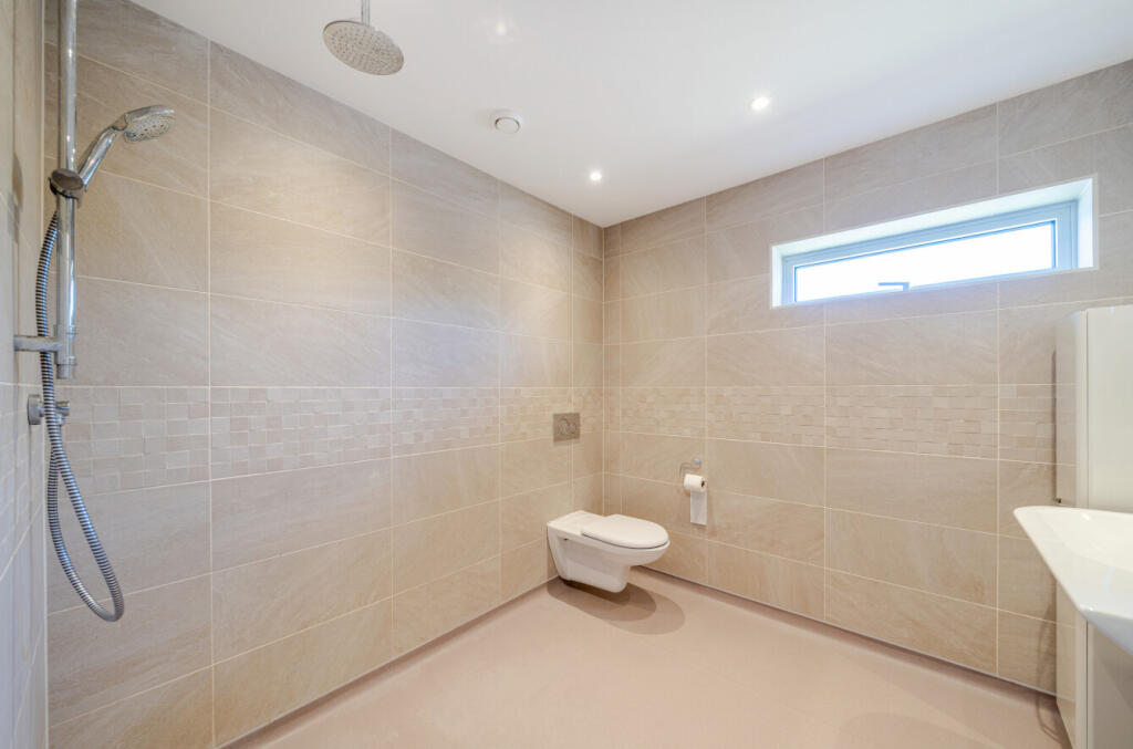 1318096-7-686d22a...