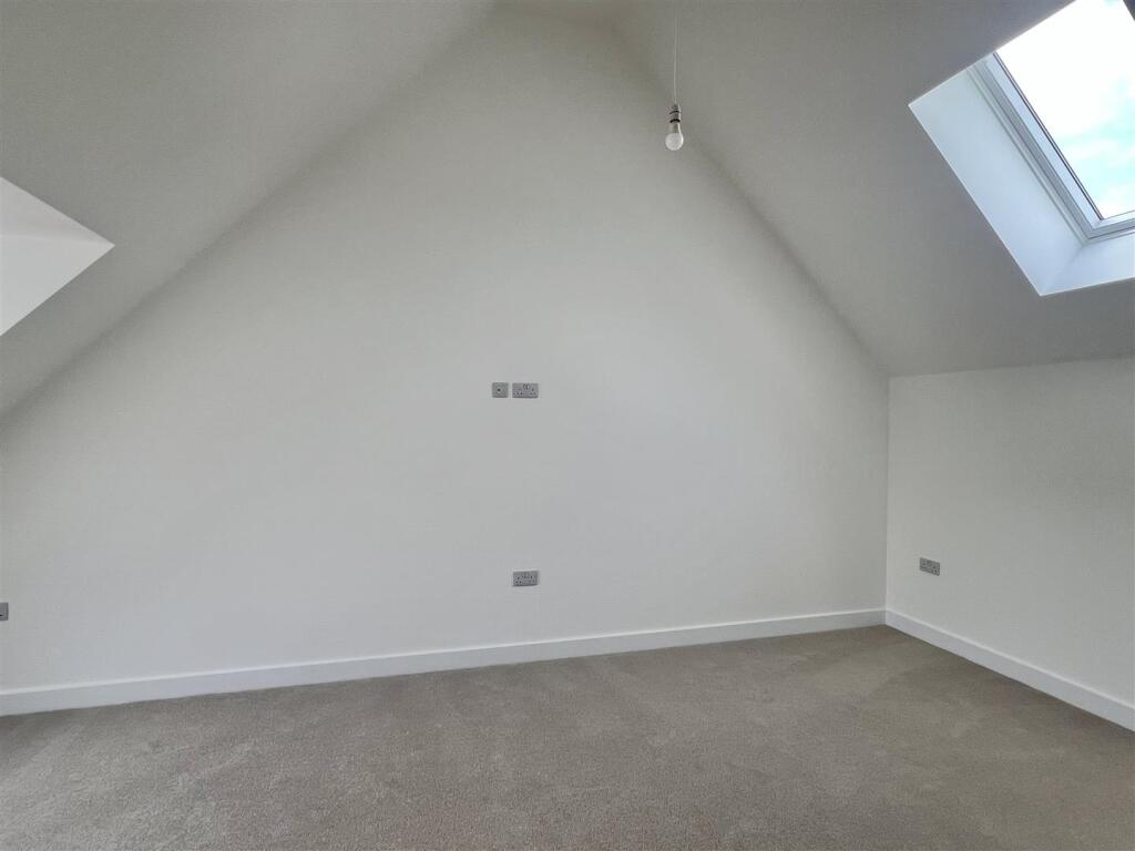 Bedroom/Study/Playroom/Cinema Room