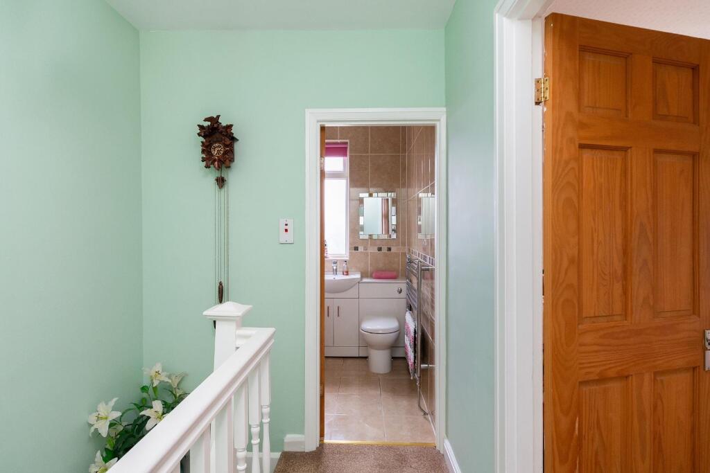 2Q6RKE - Landing A.jpg