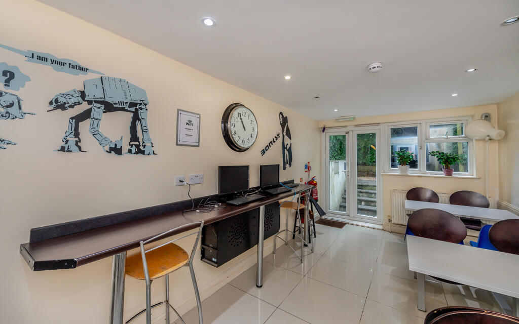 30 Chatsworth Road, Kilburn, London, NW2 4BS