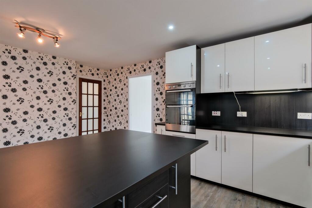 009-371 New Edinburgh Road Bellshill, ML4 3HH.jpg