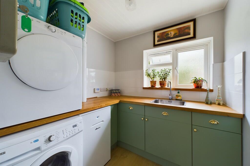 CAM01689G0-PR0401...