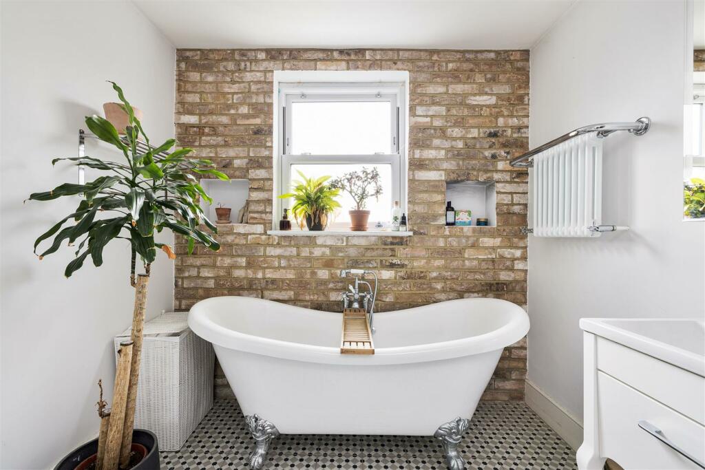 Brookdale Road E17