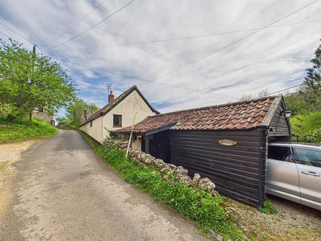 21 - Detached House for Auction, Blagdon.jpg