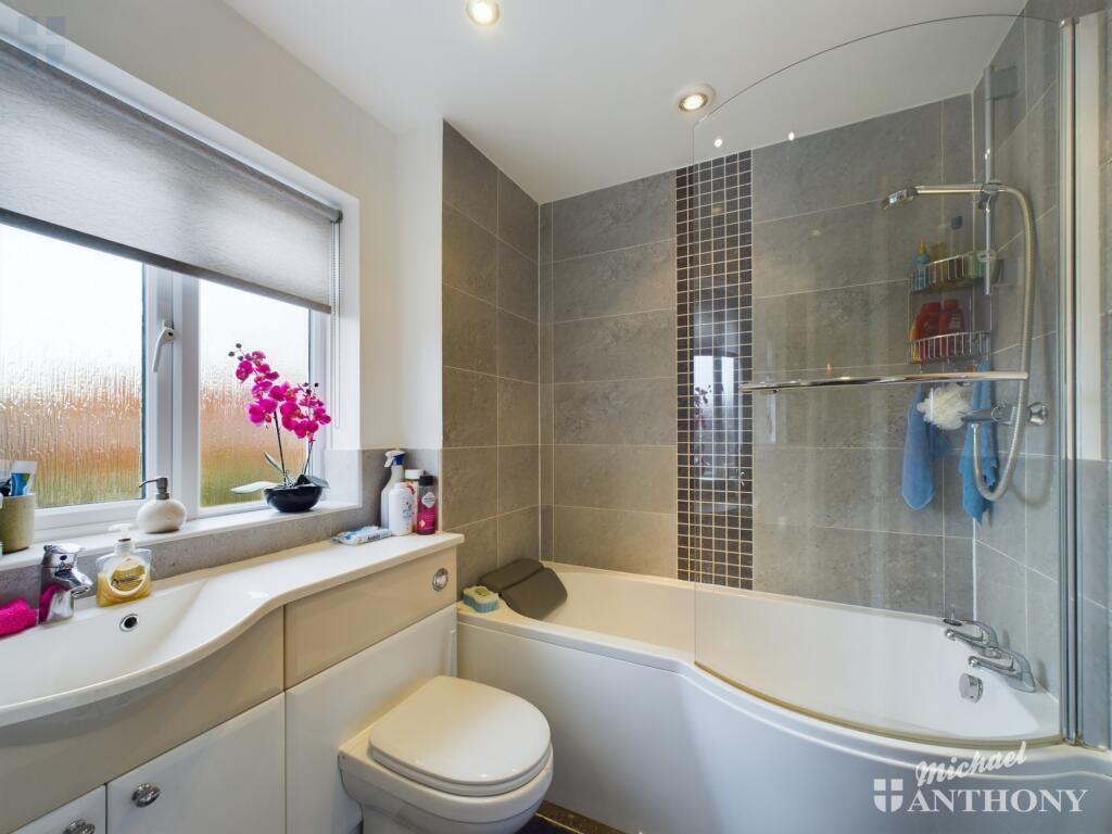 CAM03218G0-PR0400-STILL001