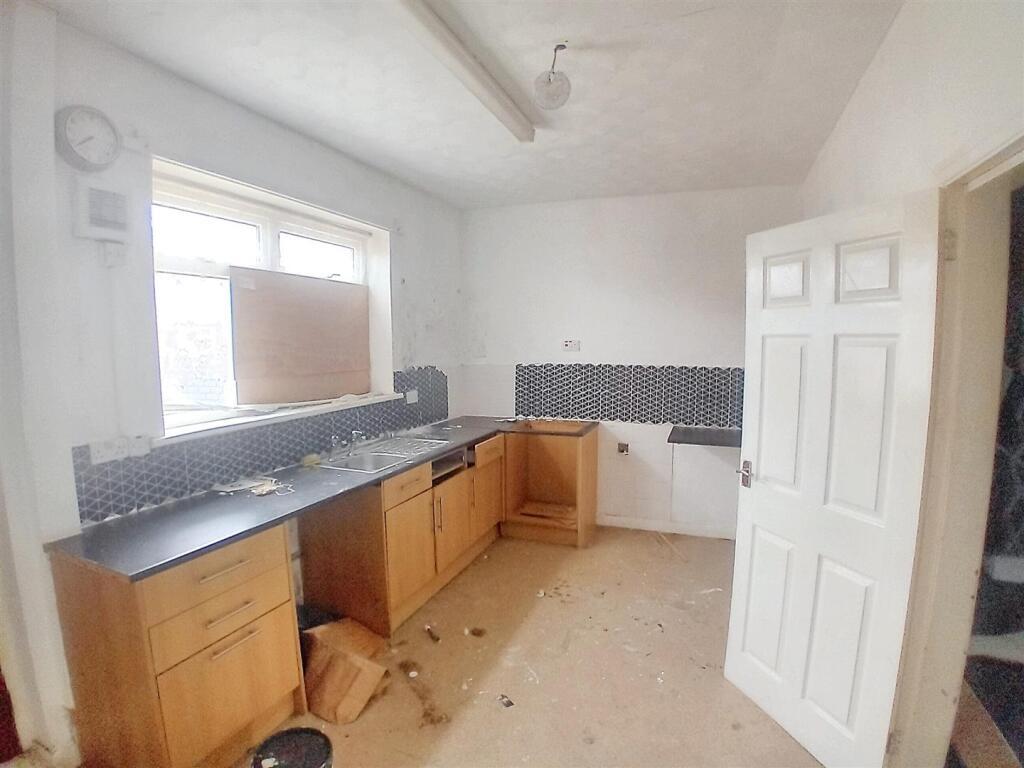 5 Eight St.. T202511171417.jpeg