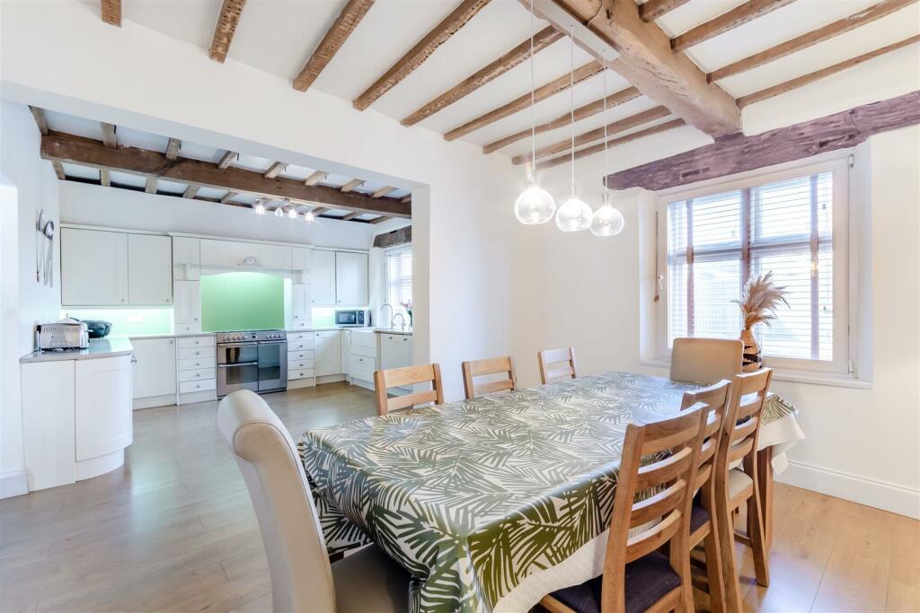 8627605-interior03.jpg