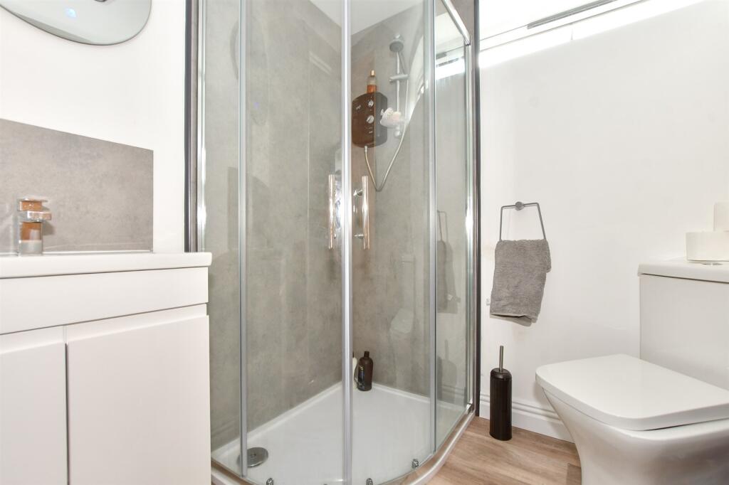 Annexe Shower Room