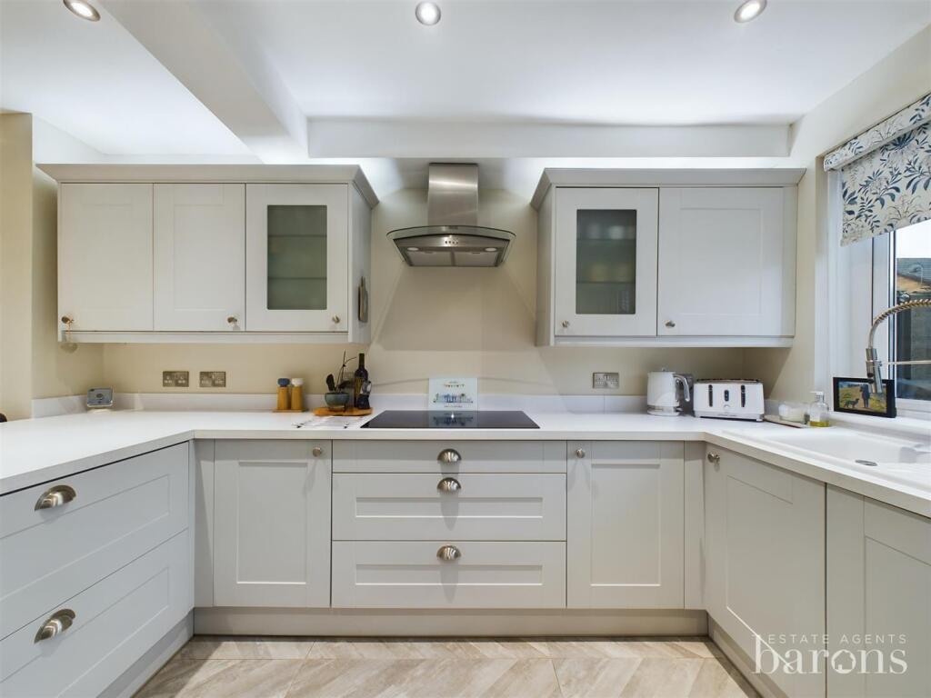 CAM05005G0-PR0019-STILL006 - Copy.jpg