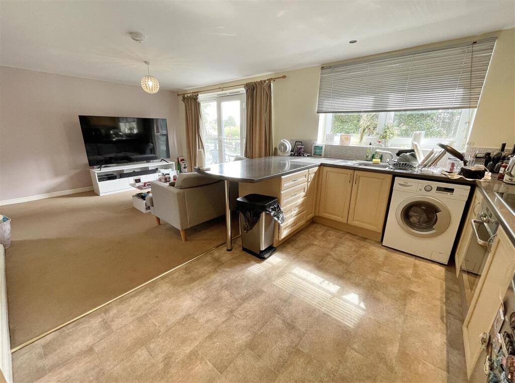 Kitchen Lounge