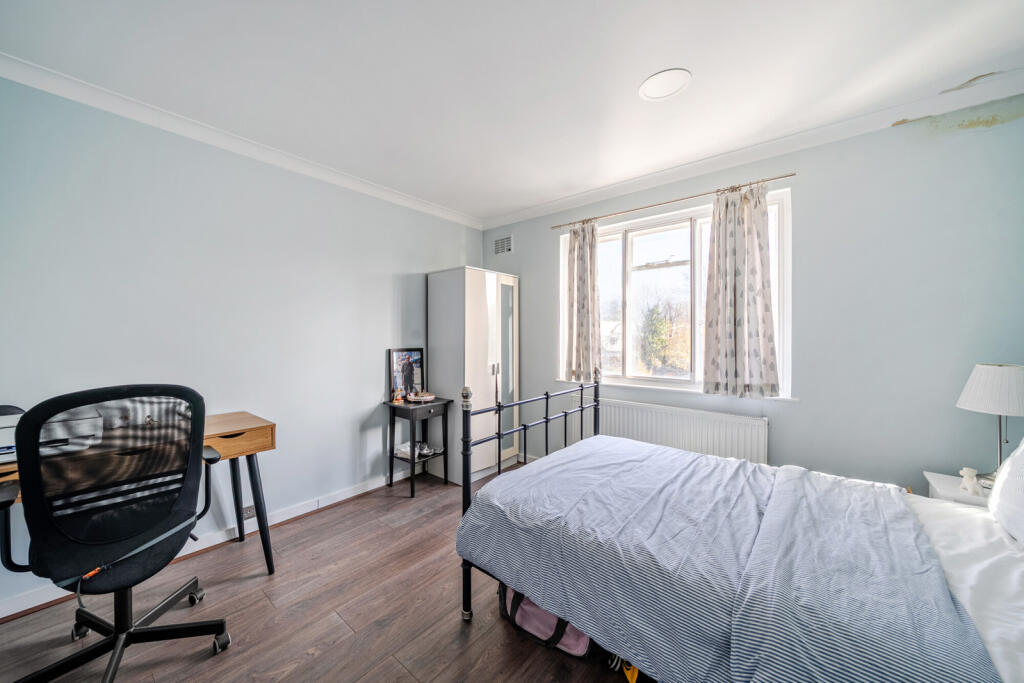 1384020-18-692588...