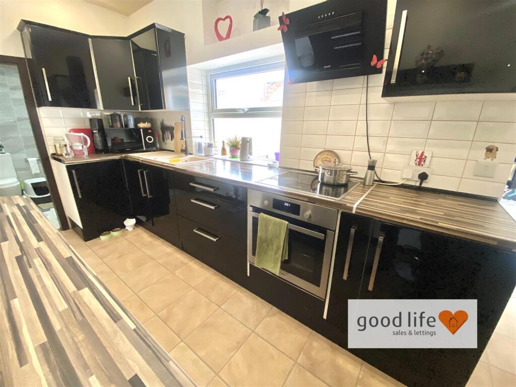 20250516_120550184_iOS - Copy63stleonardstreet.jpg