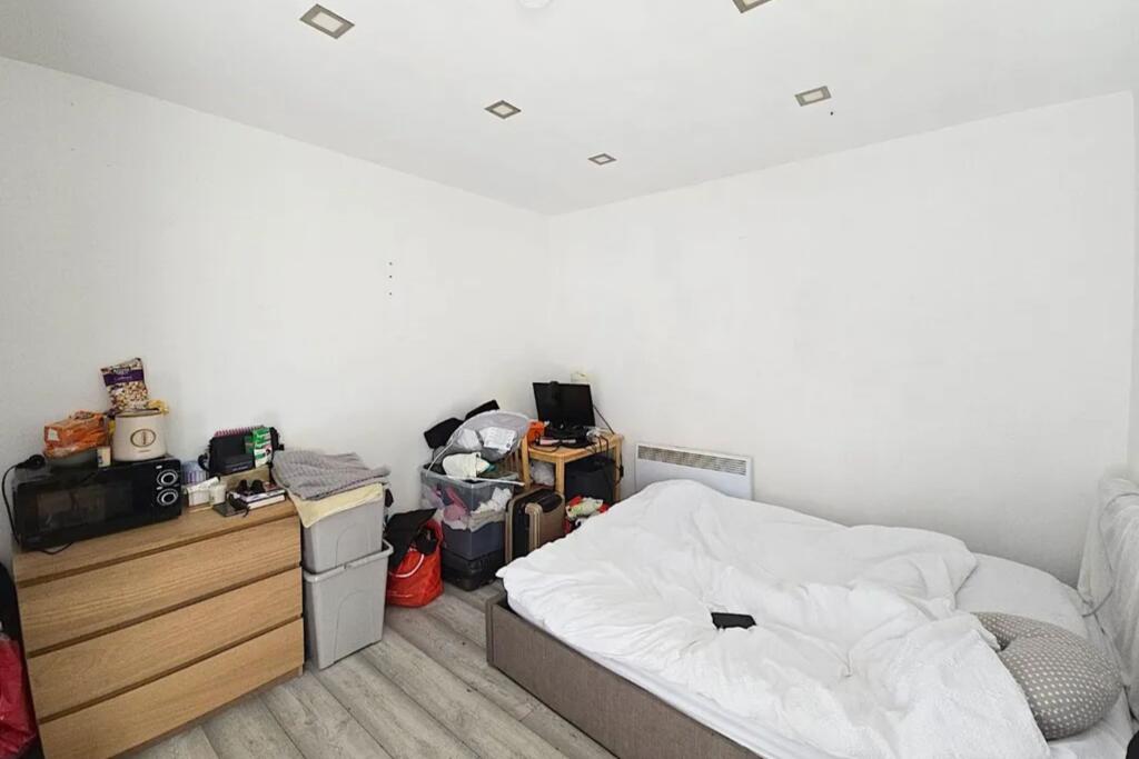 18A Gloucester Mews, London, E10 7DZ
