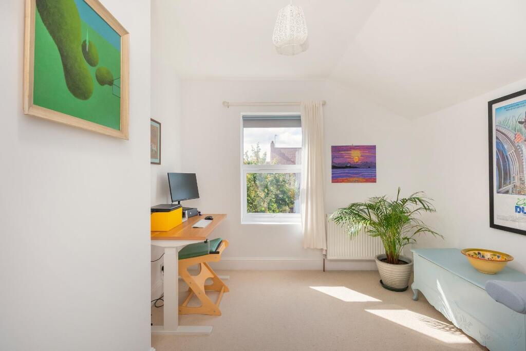 1B9RKE - Bedroom I.jpg