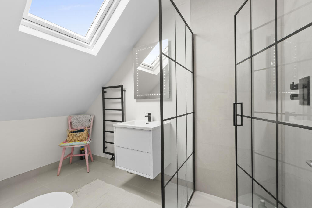 Hill View House, 2a Hillside Road, SL7 3JY (LOW RE