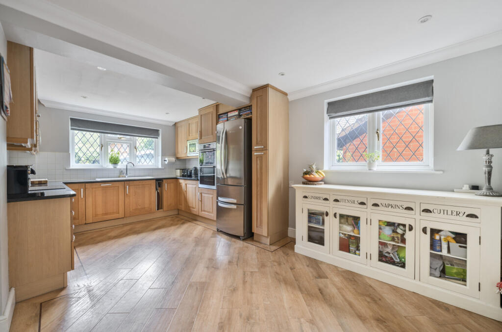 1316798-12-685d4b...