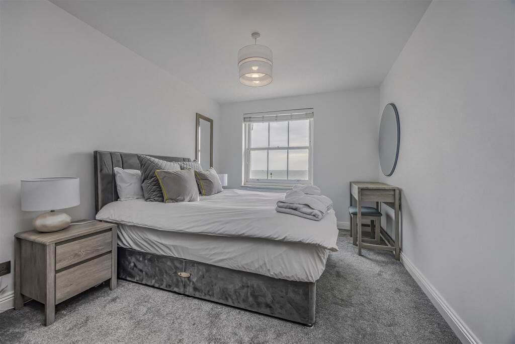 5 Clearwater Apartments, South Parade, Southsea-Po