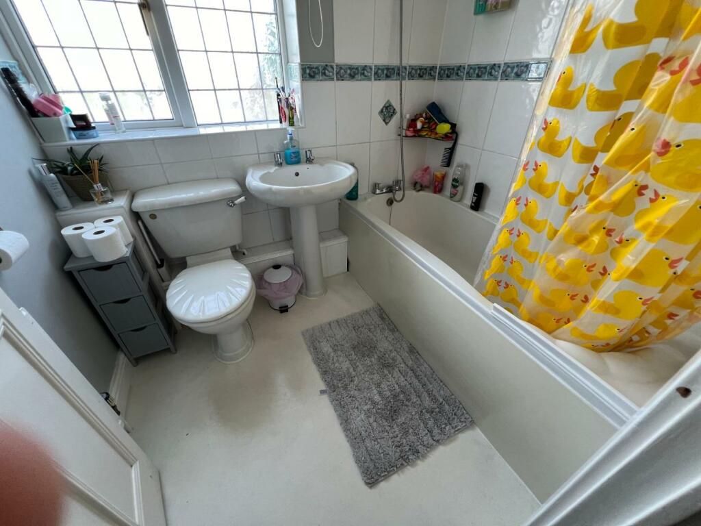 FAMILY BATHROOM