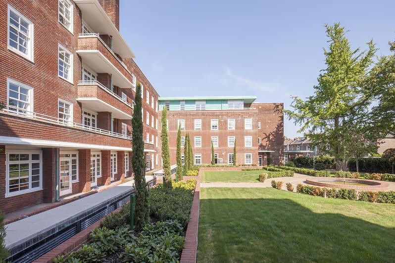 Ashlar Court