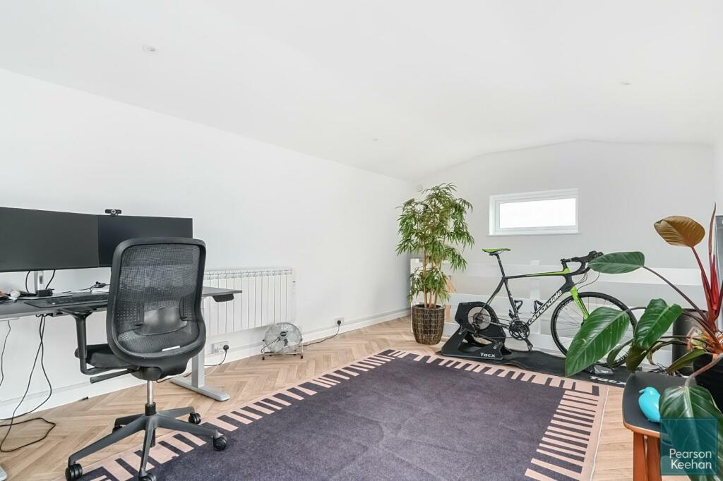 93 Applesham Ave, BN3 (32).jpg