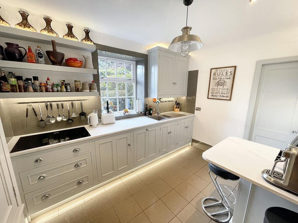 BREAKFAST KITCHEN