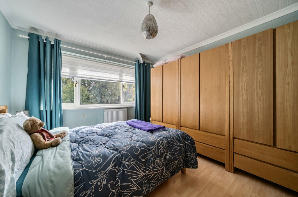 1371287-2-68f8cbc...