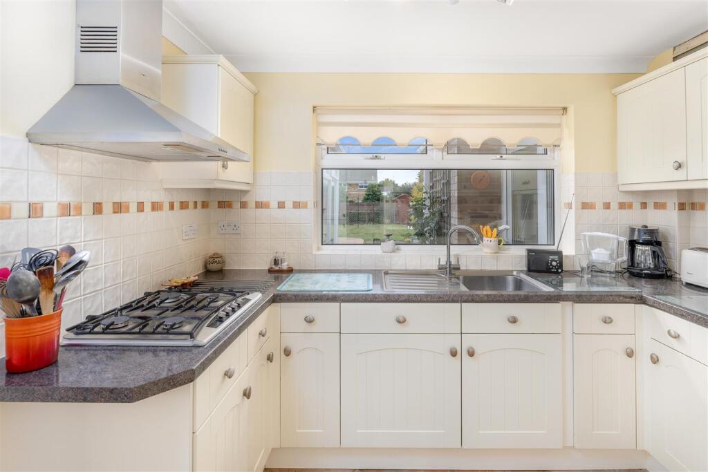 1 Deers Close, Bodicote-10.jpg