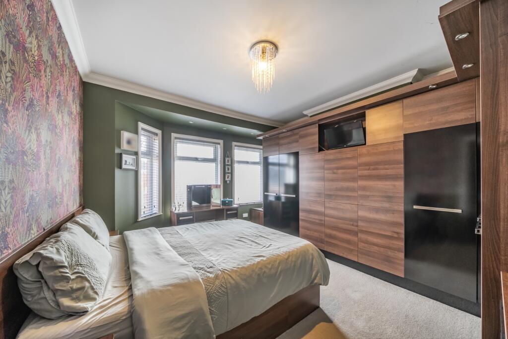 Main bedroom 