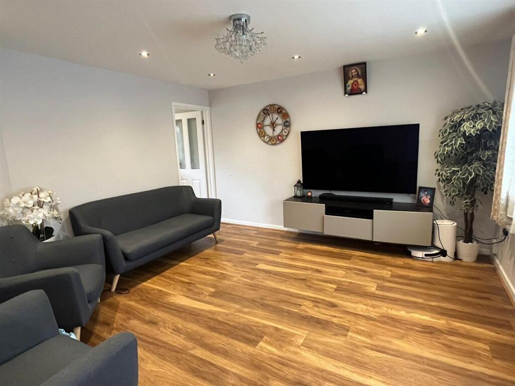 WhatsApp Image 2025-01-06 at 13.46.41_6215a71d.jpg