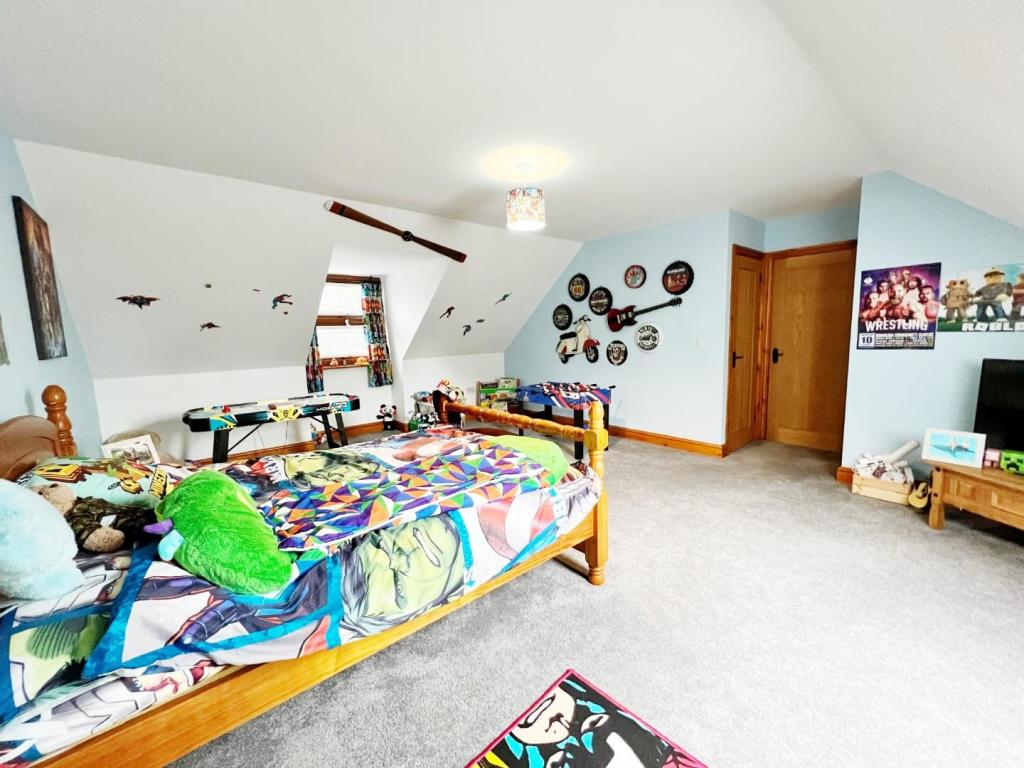 Bedroom 2 pic 4.jpg