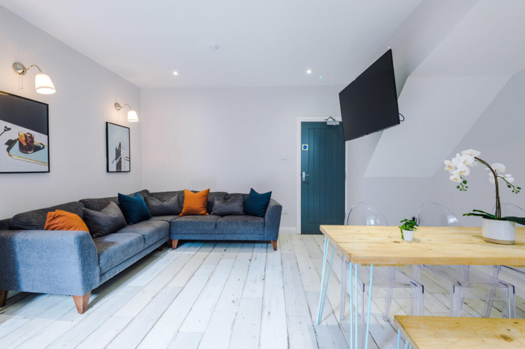 70 Langton Road Kitchen 9