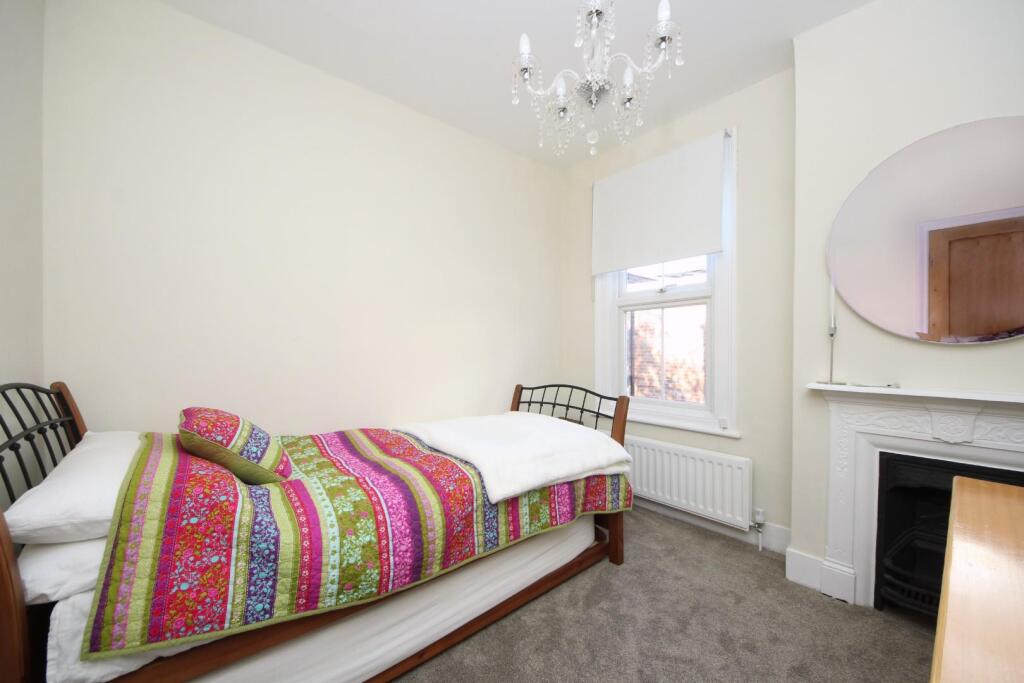 GV- 40 Woodfield Rd (18).jpg