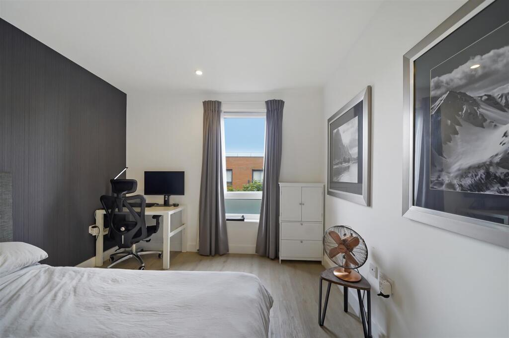 11 Johnson Court, 43 Meadowside - fgBpNHoW9TDeTVDf