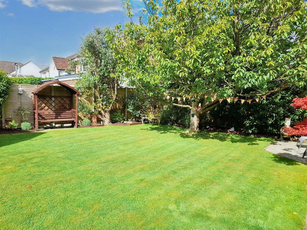 Rear garden 2 new.jpg