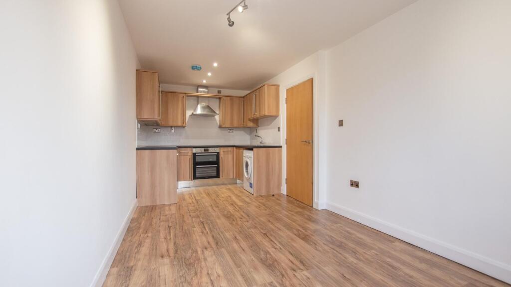 3 Crossley Crt (3).jpg