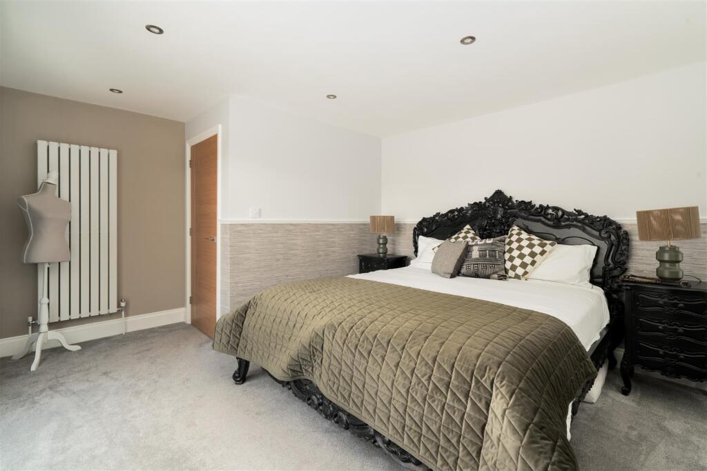 Bedroom5-2.jpg
