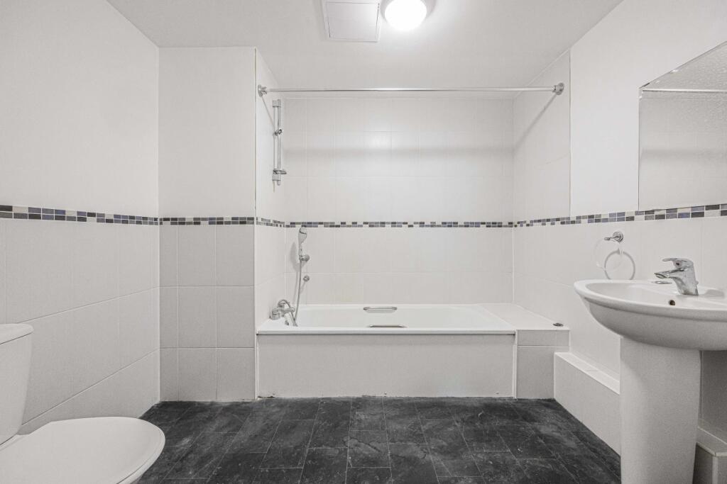 7 Tulip House 3 Panyers Gardens -001