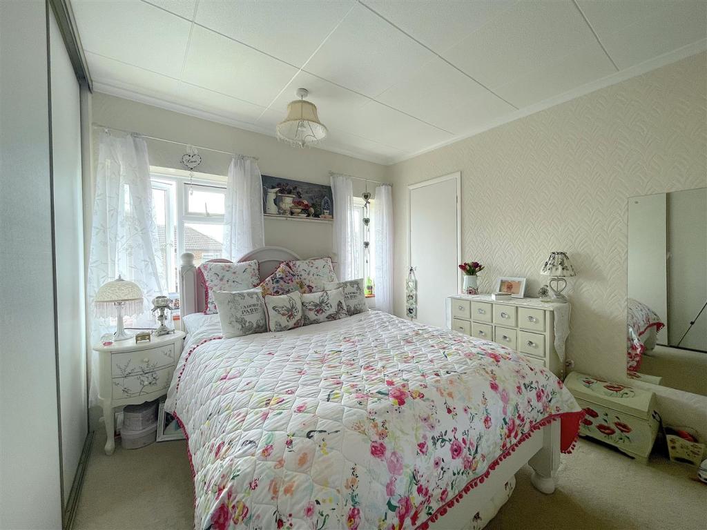 Bedroom One (2).jpeg
