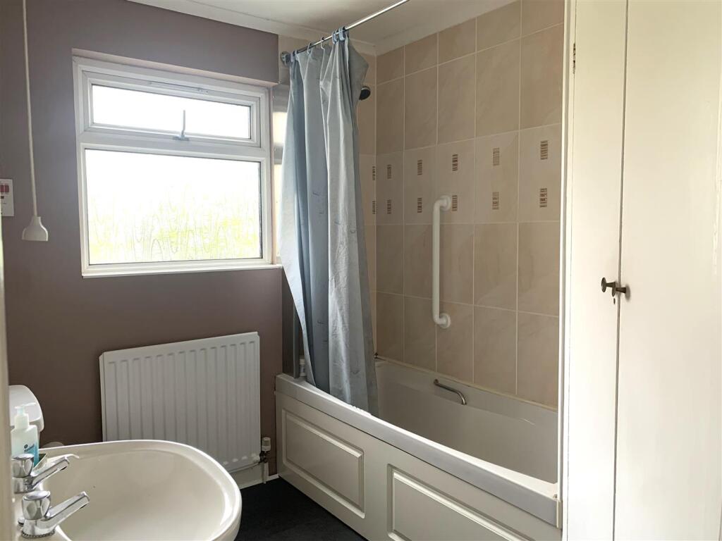 Family Bathroom.jpeg