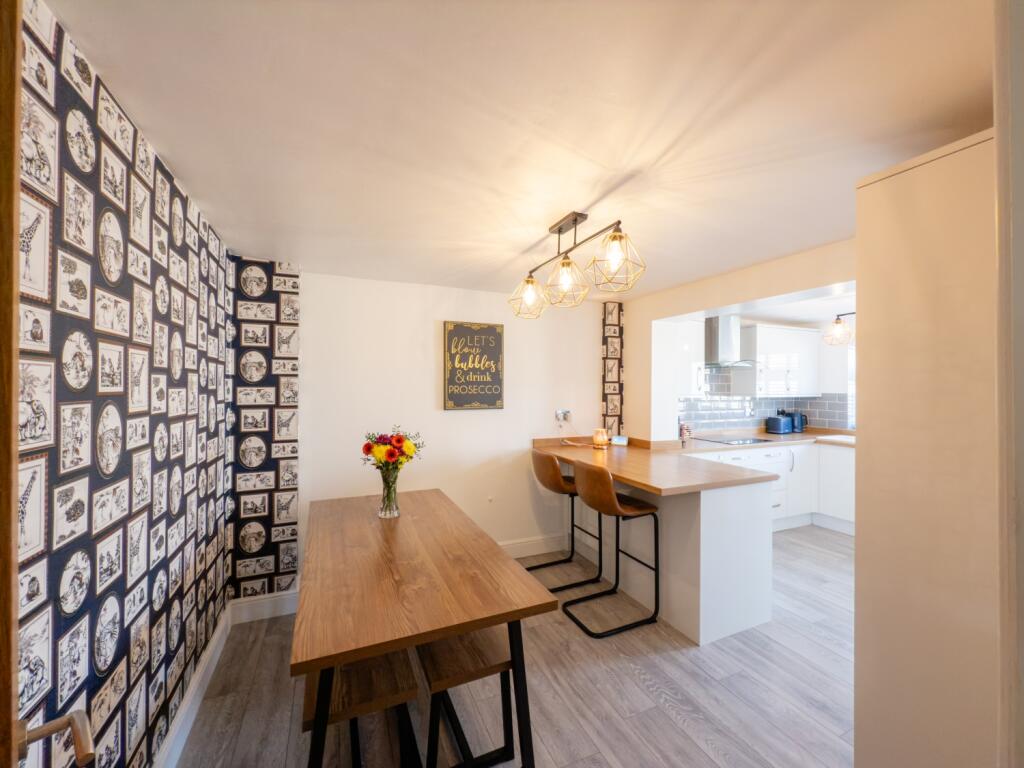 20250129110442 - IMG_3170 - 11 Treetops, Felixstow