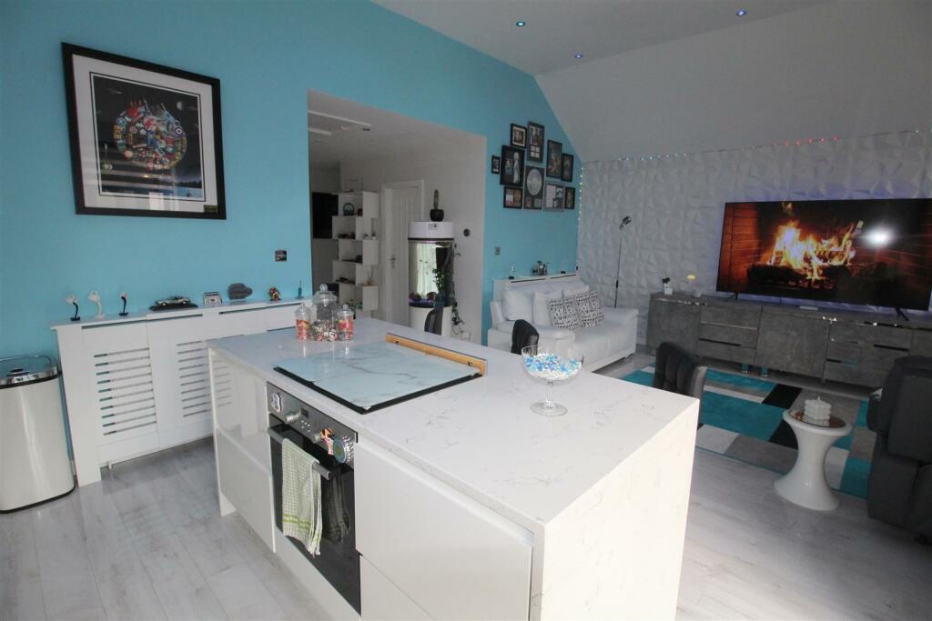 Extended Open Plan Lounge/Dining Room/Breakfast Ki